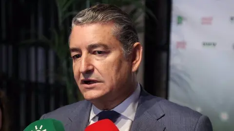 Antonio Sanz critica la "imposici&oacute;n" de la mascarilla y la "improvisaci&oacute;n" con las 'autobajas'