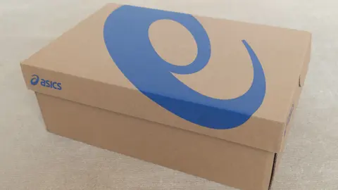 Caja de Zapatillas ASICS 