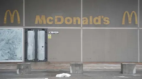 McDonald's cierra su franquicia en Carrefour Jerez Sur | Jos&eacute; Antonio Pliego