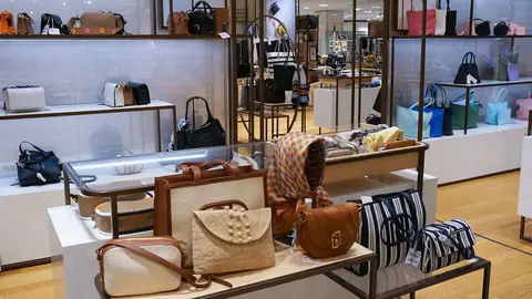 Tienda de bolsos GUESS