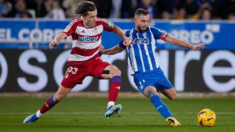 &Aacute;lvaro Carreras en un Deportivo Alav&eacute;s - Granada CF