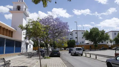 Arrolla con su coche a un hombre por celos de su expareja en Sevilla
