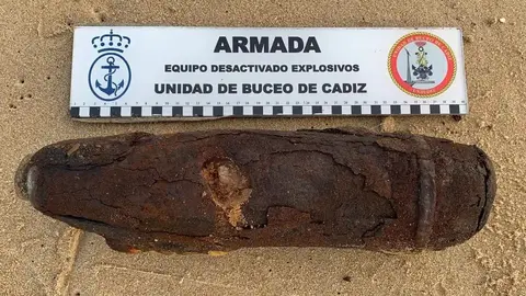 Hallan un proyectil en un acantilado del parque natural de La Bre&ntilde;a en C&aacute;diz
