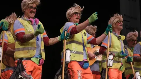 Guasa hasta con los muertos: El Carnaval de C&aacute;diz m&aacute;s 'irreverente' llega al Concurso del Falla