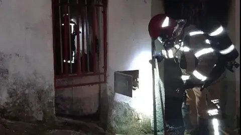 Fallece un anciano durante el incendio de su casa en Granada