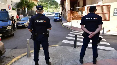 Persecuci&oacute;n de pel&iacute;cula en Ja&eacute;n. Embisten a polic&iacute;as armados con una pistola