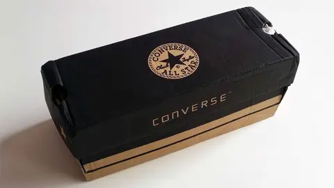 Caja de zapatillas Converse