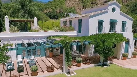 Andaluc&iacute;a subasta 14 nuevos inmuebles y anuncia la venta de villas tur&iacute;sticas cerradas