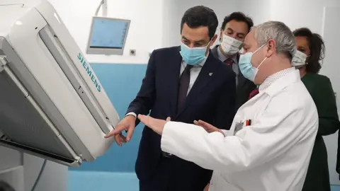 Juanma Moreno. Andaluc&iacute;a ha invertido 680 millones de euros en tecnolog&iacute;a sanitaria desde 2019