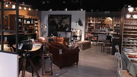 Tienda Maisons Du Monde en su interior