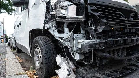 Una furgoneta accidentada en una foto de archivo