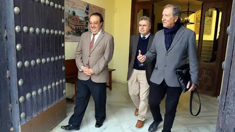 Francisco Zurita, Antonio Real y Paco Lobat&oacute;n en el Alc&aacute;zar de Jerez