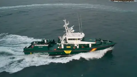 Muere el ocupante de una narcolancha tras chocar con una patrullera en Sanl&uacute;car