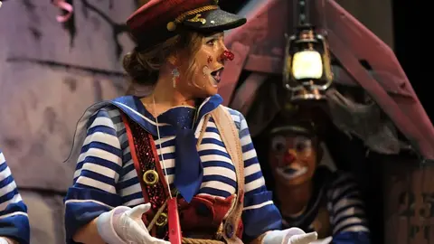 La comparsa da para 2 finales en el Concurso del Carnaval de C&aacute;diz. Turno de Germ&aacute;n y El Tomate