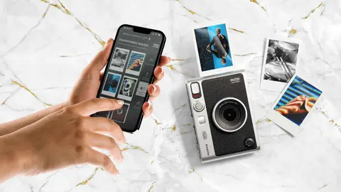 C&aacute;mara e Impresora con Pantalla LCD instax Mini EVO Black-C