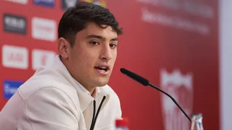 Alejo V&eacute;liz en su presentaci&oacute;n como futbolista del Sevilla FC | Salvador L&oacute;pez Medina para El MIRA