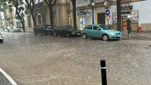 Lluvia en la calle Porvera | Cristo Garc&iacute;a