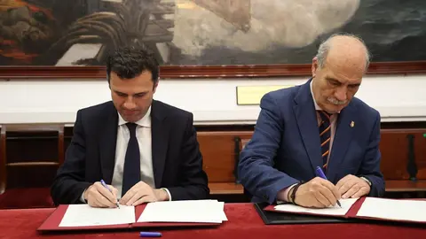 Bruno Garc&iacute;a ampl&iacute;a la subvenci&oacute;n para las cofrad&iacute;as de C&aacute;diz hasta los 220.000 euros | Foto: Cristo Garc&iacute;a para ElMIRA