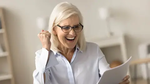 Mujer recibe una alegr&iacute;a por carta de la Seguridad Social