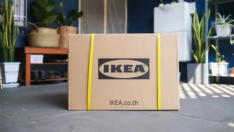 Caja de IKEA en secci&oacute;n de muebles de terrazas y jard&iacute;n