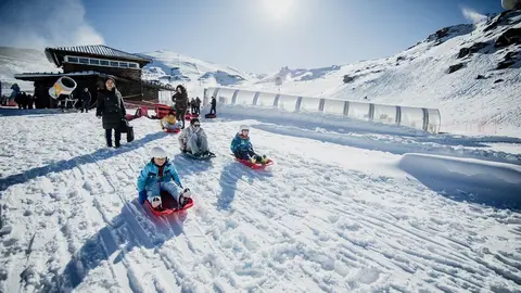 Una ni&ntilde;a de 4 a&ntilde;os se desmaya en Sierra Nevada tras sufrir mal de altura