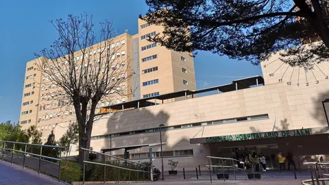Una ni&ntilde;a de 10 a&ntilde;os, en estado cr&iacute;tico tras el incendio de una vivienda en Linares
