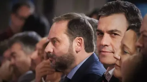 Juanma Moreno a Pedro S&aacute;nchez. Debemos enterarnos por qu&eacute; decidi&oacute; cesar a Abalos como ministro