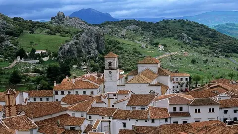 Un hombre pierde la vida tras precipitarse de un roc&oacute;dromo en Grazalema