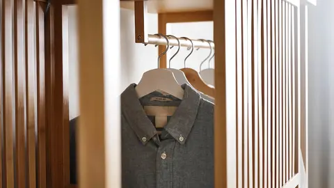 Armario abierto de puerta corredera de madera de bamb&uacute; NORDKISA de IKEA