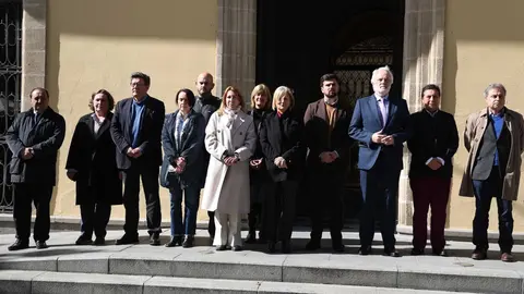 Minuto de silencio por las v&iacute;ctimas del incendio de Valencia | Cristo Garc&iacute;a