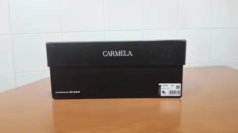 Caja de botas de Carmela