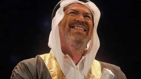 Yuyu, caracterizado de 'Los emires por donde se mire', su &uacute;ltima chirigota en el Falla