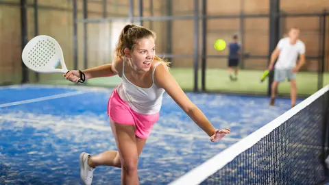 Estas son 5 de las mejores palas de p&aacute;del que tiene Decathlon para los m&aacute;s fatigas de la volea