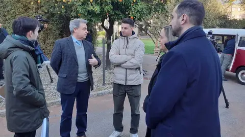 Antonio Real en el rodaje de 'La caravana educativa' para La 2