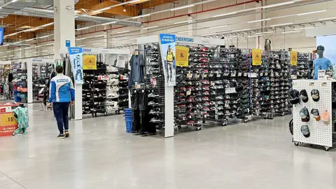 Tienda Decathlon en Parque Comercial Luz Shopping de Jerez - Cristo Garc&iacute;a para El MIRA