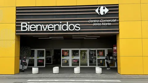 Hipermercado Carrefour en Centro Comercial Jerez Norte  - Cristo Garc&iacute;a para El MIRA