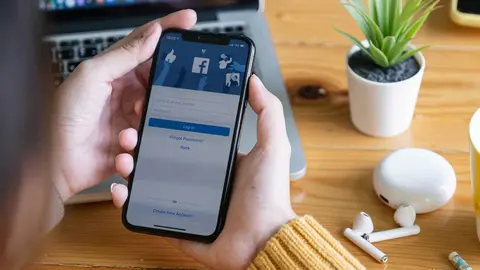 Ca&iacute;da mundial de Facebook e Instagram