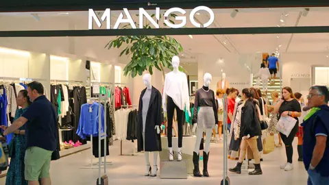 Tienda MANGO de moda y complementos en el Centro Comercial L'Aljub