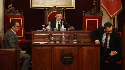 El alcalde Bruno Garc&iacute;a ha presidido el pleno extraordinario | Foto: Cristo Garc&iacute;a para ElMIRA