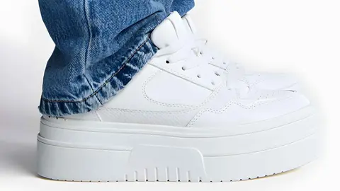 Zapatillas casuales de plataforma, blancas de Stradivarius