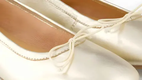 Bailarinas en piel con puntera semicuadrada y detalle de lazo Gioseppo