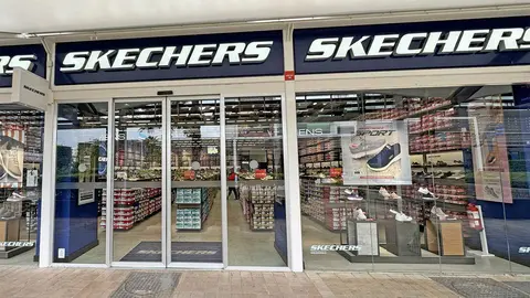 Tienda Skechers en Parque Comercial Luz Shopping de Jerez de la Frontera - Cristo Garc&iacute;a para El MIRA