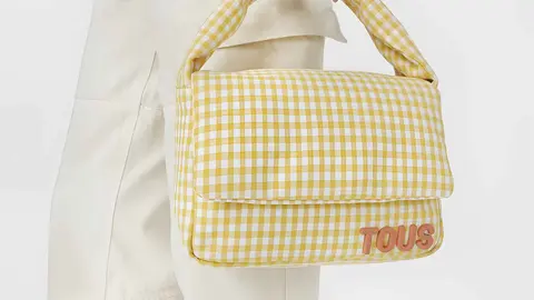 Bolso de mano&nbsp;Carol Vichy con solapa de El Corte Ingl&eacute;s