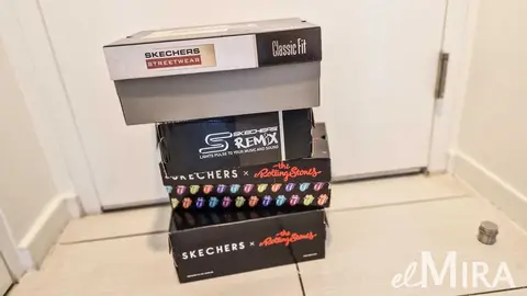 Cajas de zapatillas, sandalias y botas SKECHERS