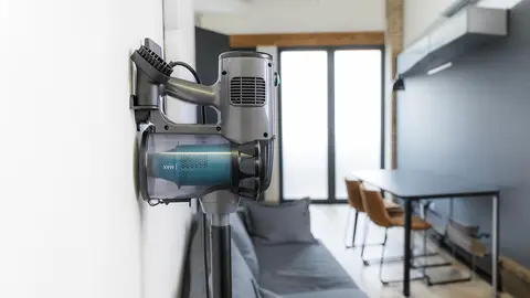 Aspirador Vertical con Tecnolog&iacute;a cicl&oacute;nica Conga Thunderbrush 560 de CECOTEC