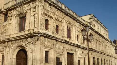 La fachada del Ayuntamiento de Sevilla