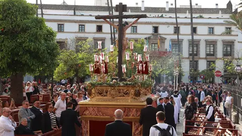 Sant&iacute;simo Cristo de las Almas a su paso por la carrera oficial de Jerez | Cristo Garc&iacute;a