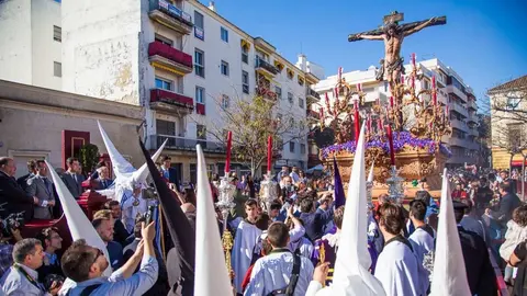 Sant&iacute;simo Cristo de la Sed entrando en la carrera oficial de Jerez | Cristo Garc&iacute;a