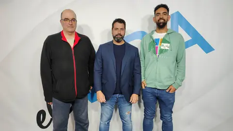 Jaime N&uacute;&ntilde;ez, CEO del Grupo MIRA, entre los directivos del CD SHERRYSPORT Javier Hern&aacute;ndez y Jos&eacute; Carlos Gal&aacute;n