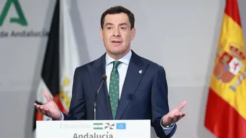 El presidente de la Junta de Andaluc&iacute;a Juanma Moreno (10)